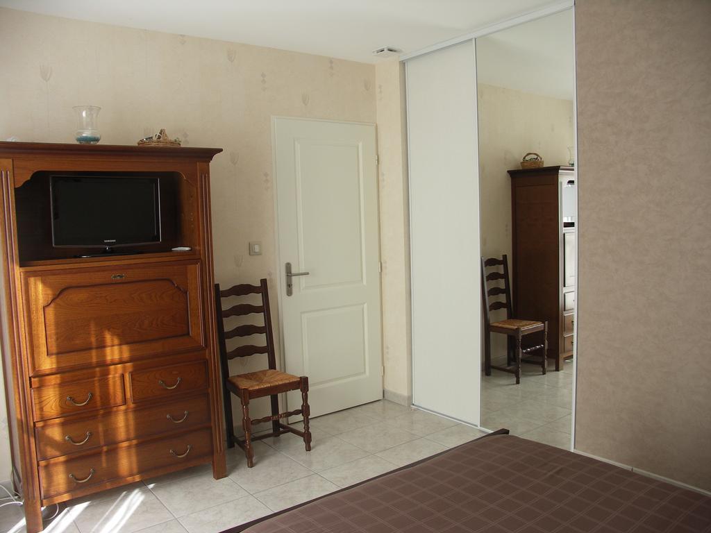 Chambres D'Hotes Le Saint O Detente Room photo
